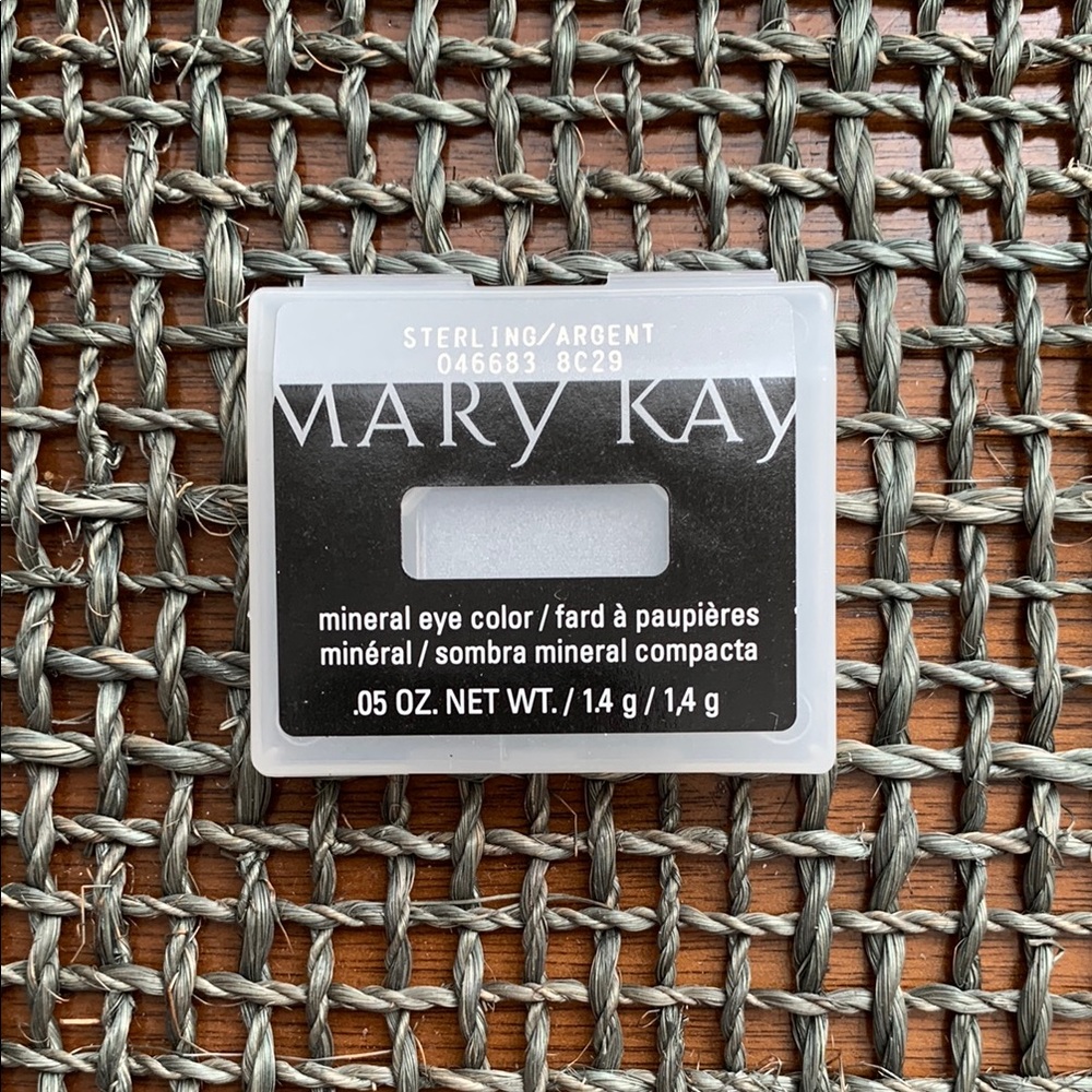 Mary Kay NIP Mineral Eye Color in Shimmering Sterling